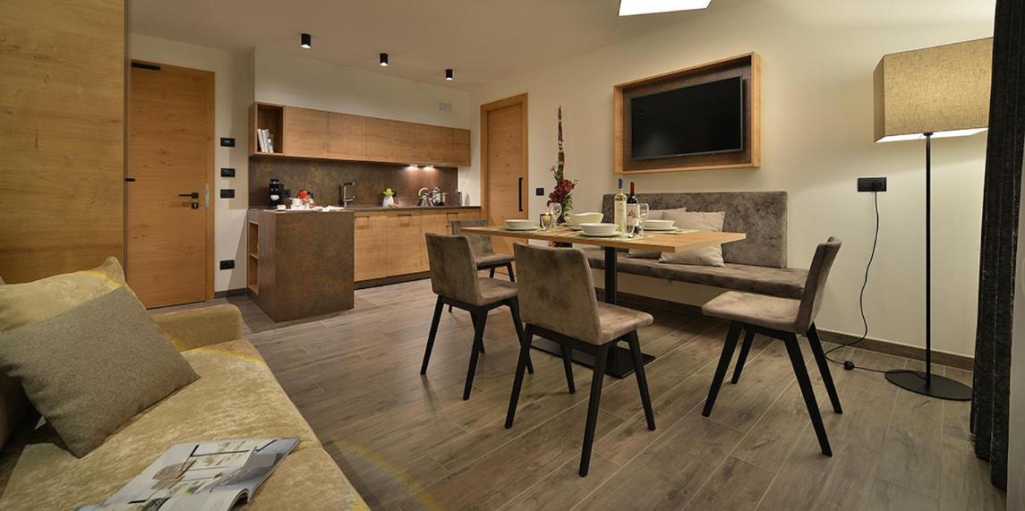 Roberta Loft - Rooms And Apartments Livigno Bagian luar foto